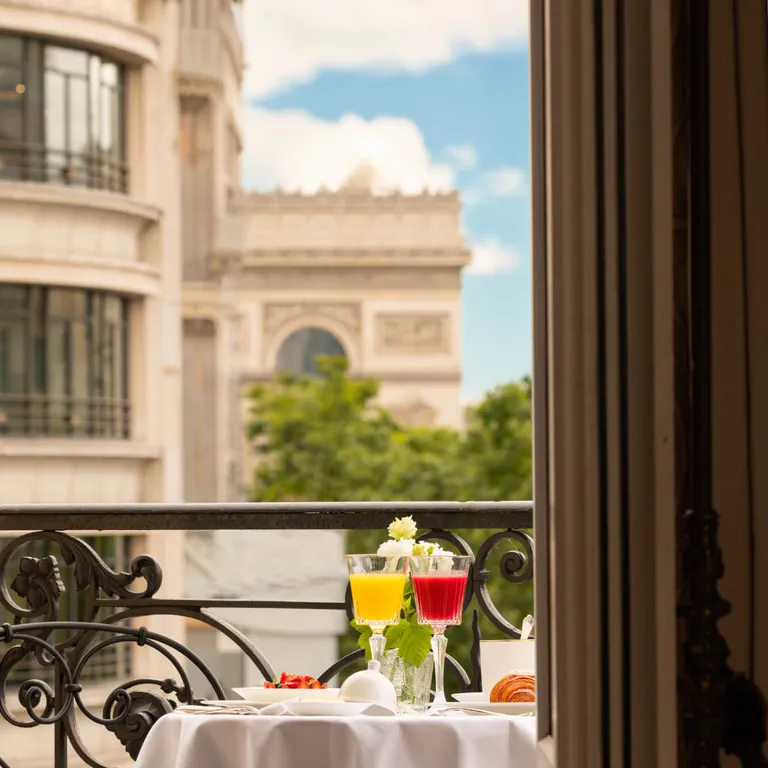 Suite Arc de Triomphe - Petit-déjeuner - Palace Fouquet's Paris