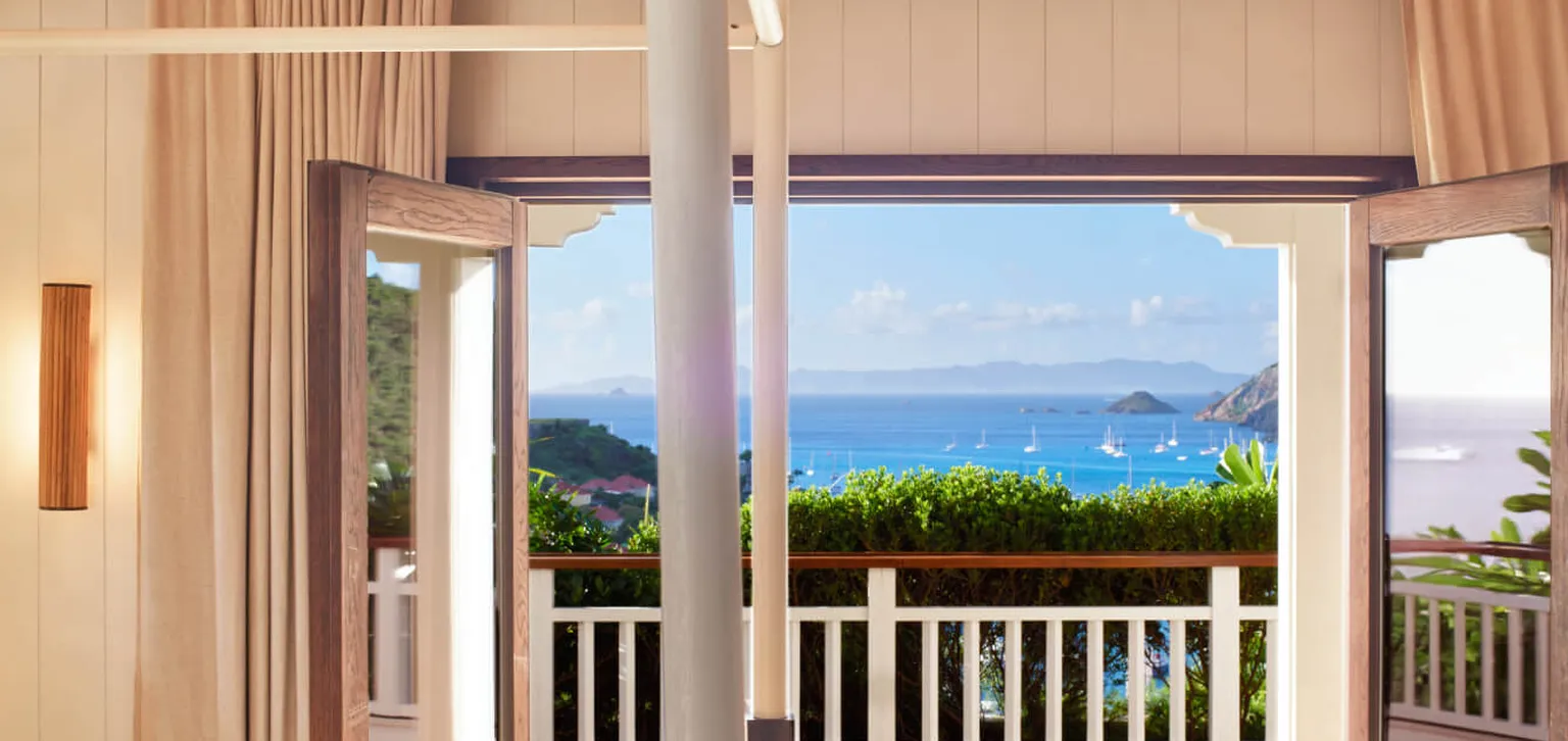 Lit a baldaquin et vue mer au Fouquet's Saint-Barth