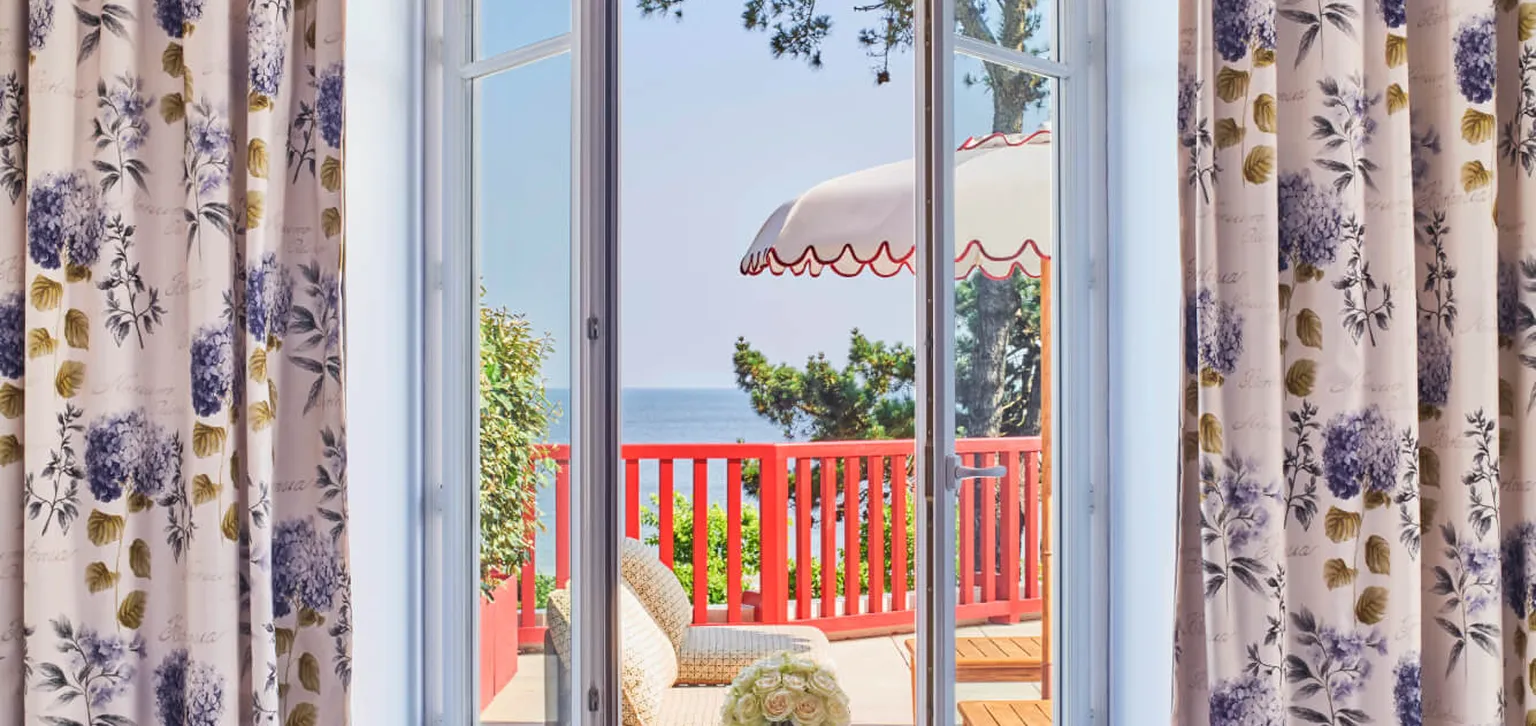 Suite Prestige Mer Terrasse, fenêtre sur la terrasse L'Hermitage