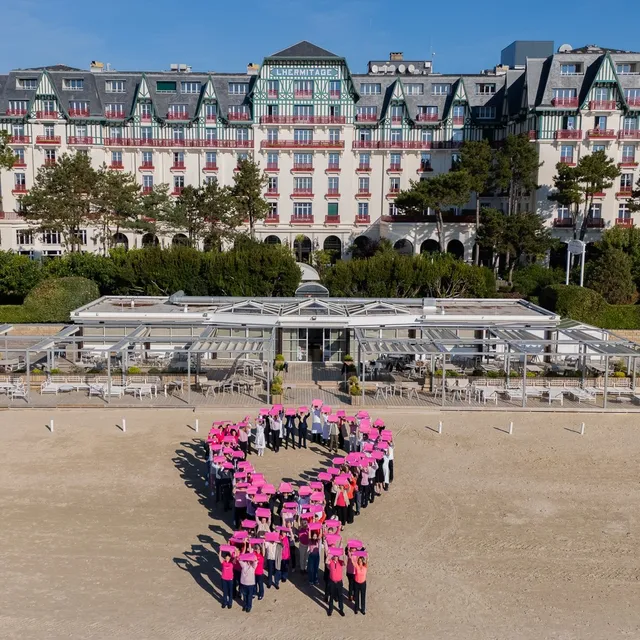 Barriere Octobre Rose La Baule Photo collaborateurs