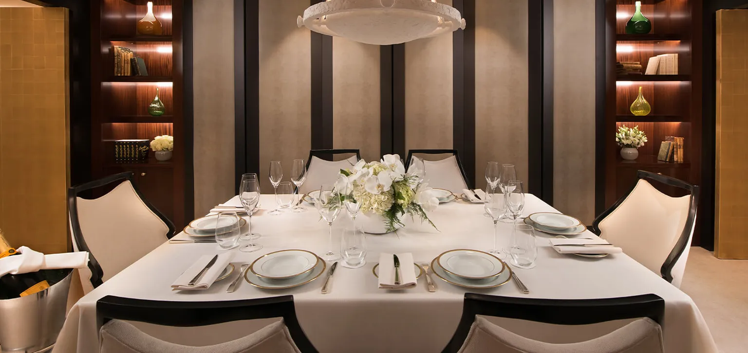 Salle à manger de la Suite Paris au Fouquet's Paris