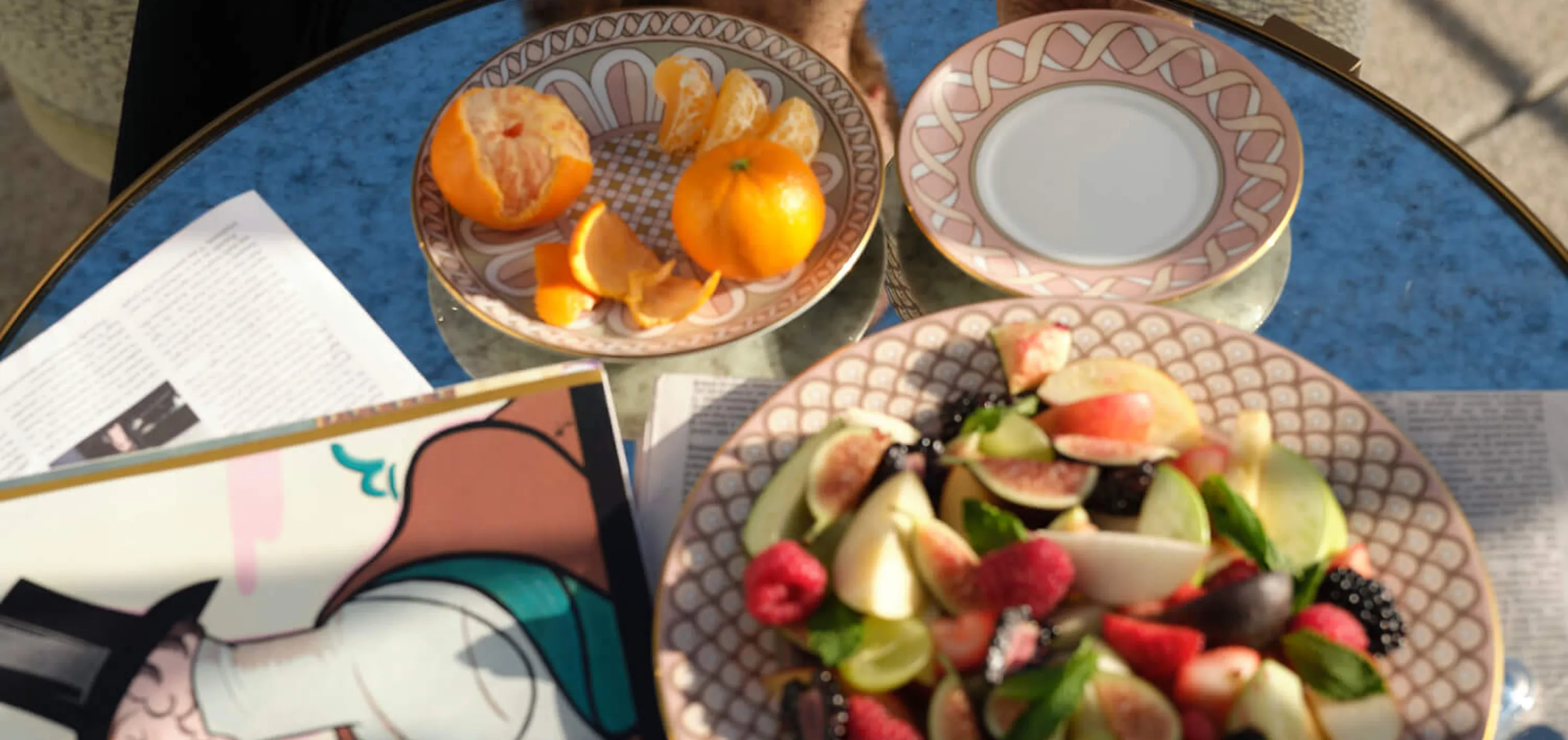 Petit-déjeuner, café et fruits au Fouquet's New York