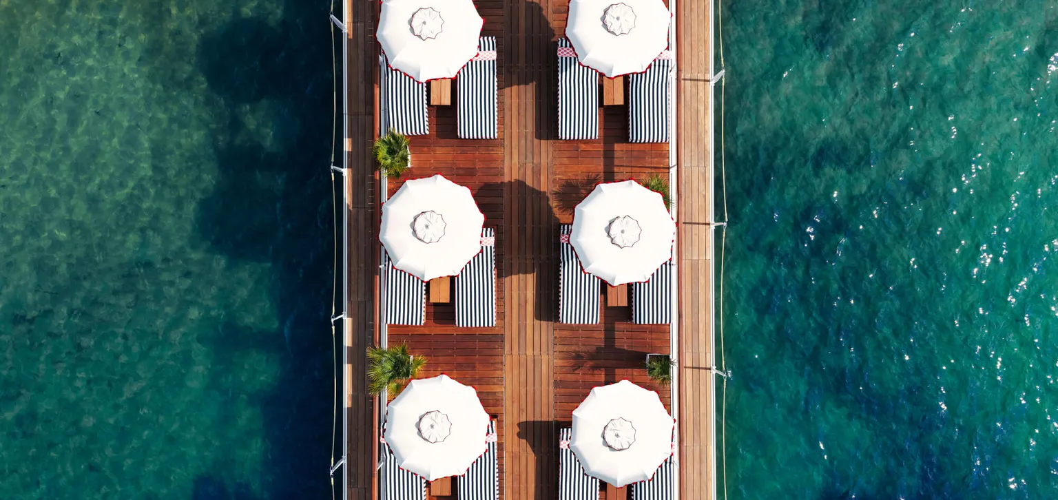 La plage privée du Majestic à Cannes