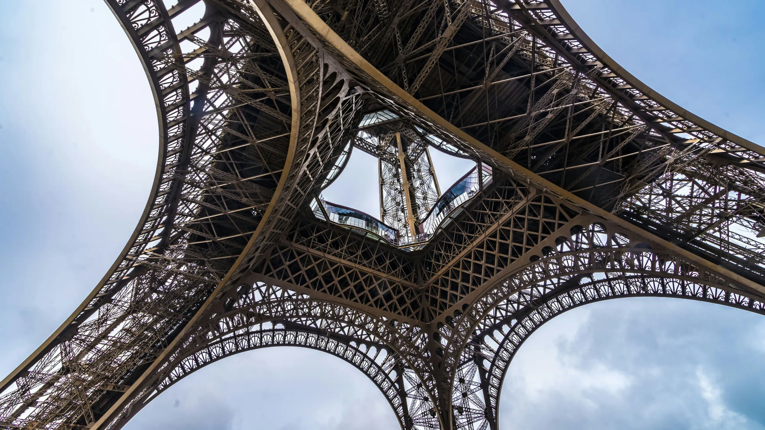 Tour Eiffel vue du bas