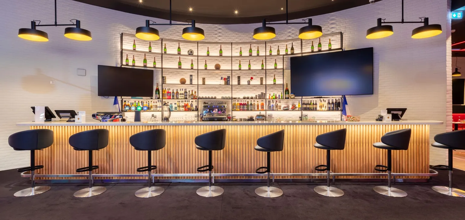 Vue du bar du Café des Sports du Casino de Carry le Rouet