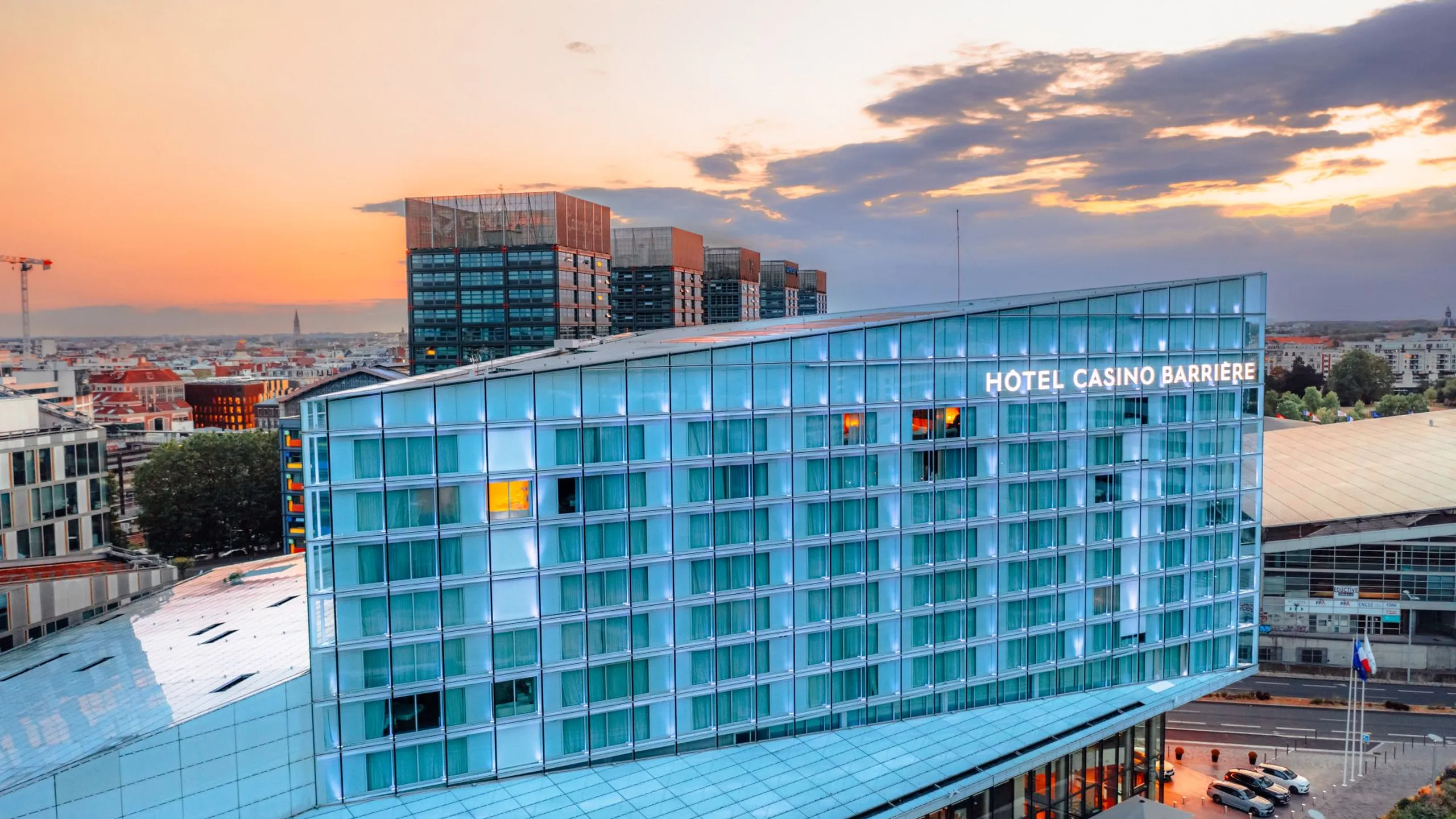 Façade au Resort Barrière Lille