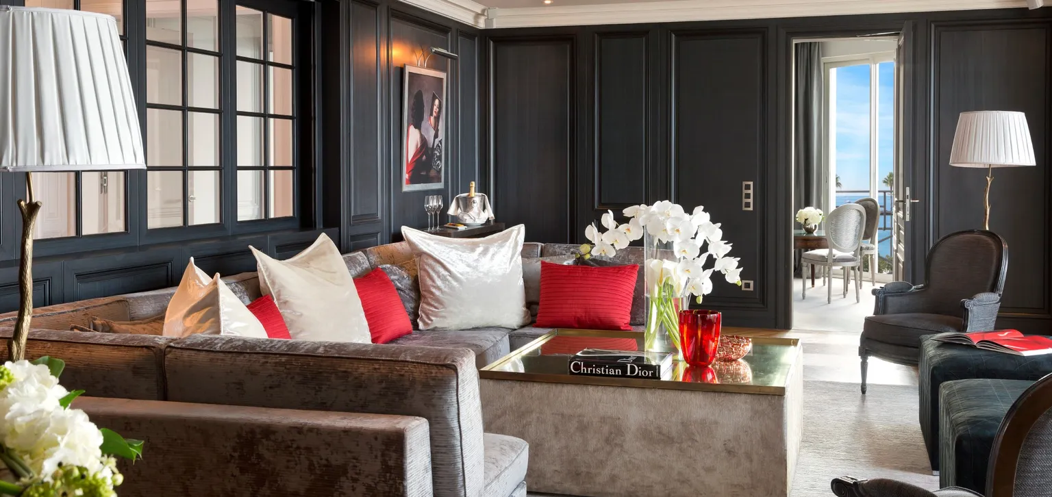 Salon de la suite Christian Dior à l'hôtel le Majestic à Cannes