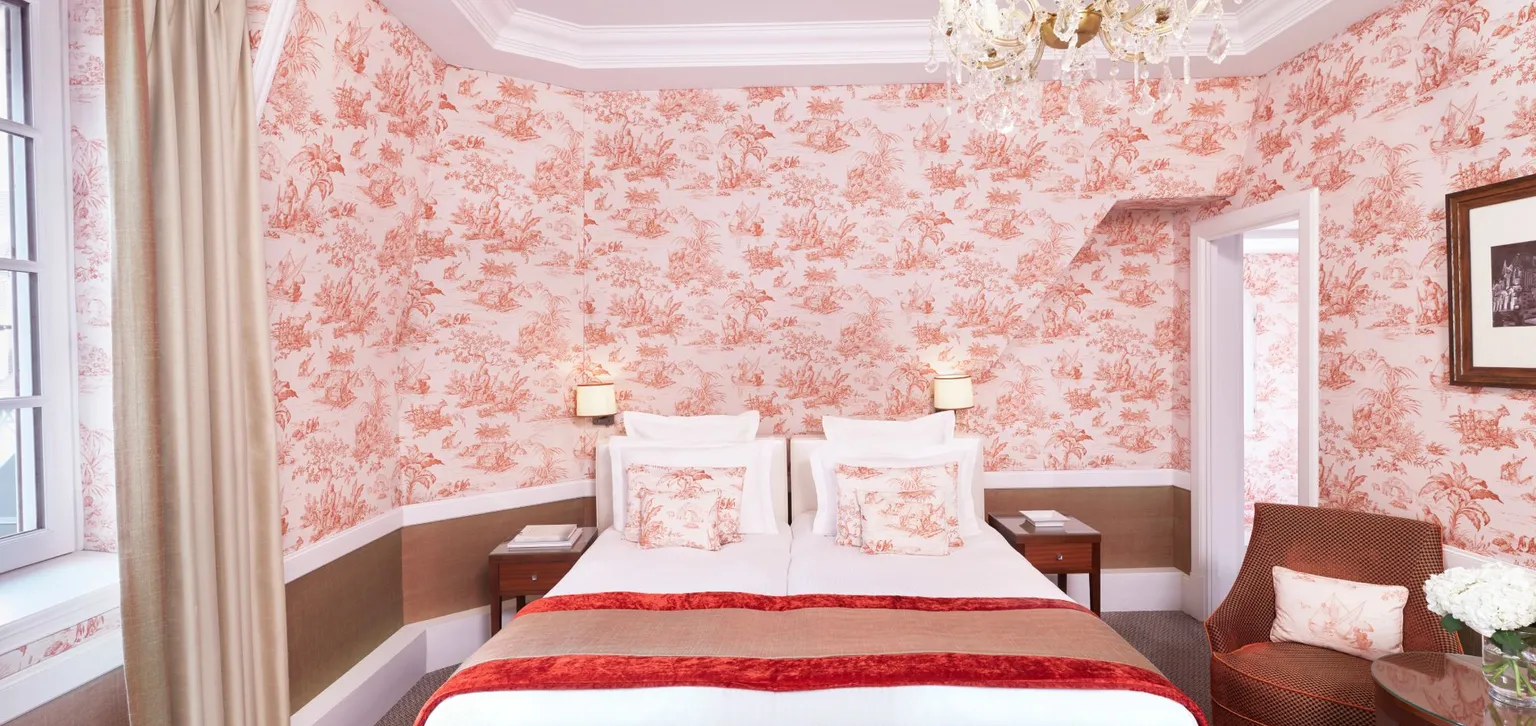 Chambre de l'appartement famille à l'hôtel Le Normandy à Deauville