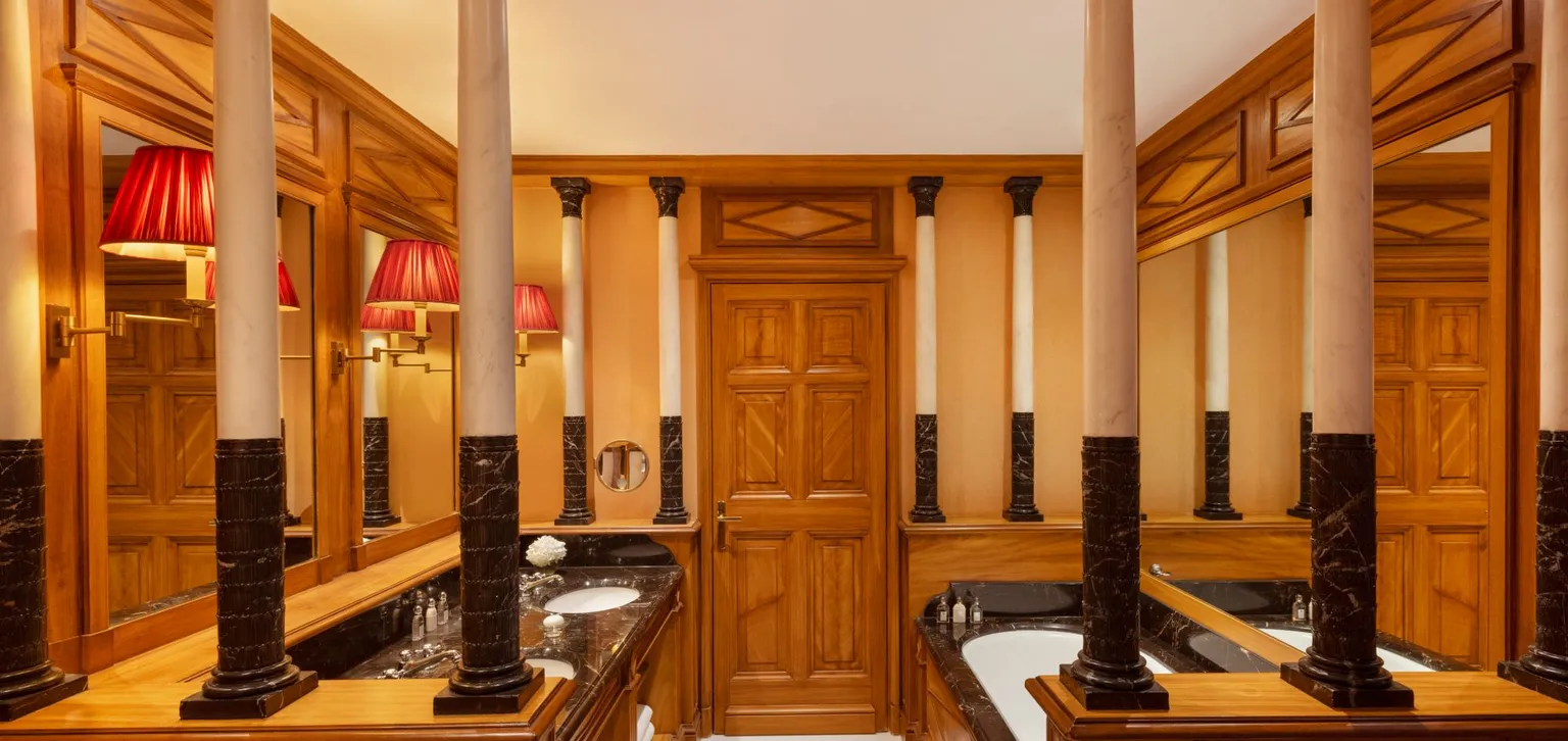 Salle de bain de la suite royale à l'hôtel le royal à deauville