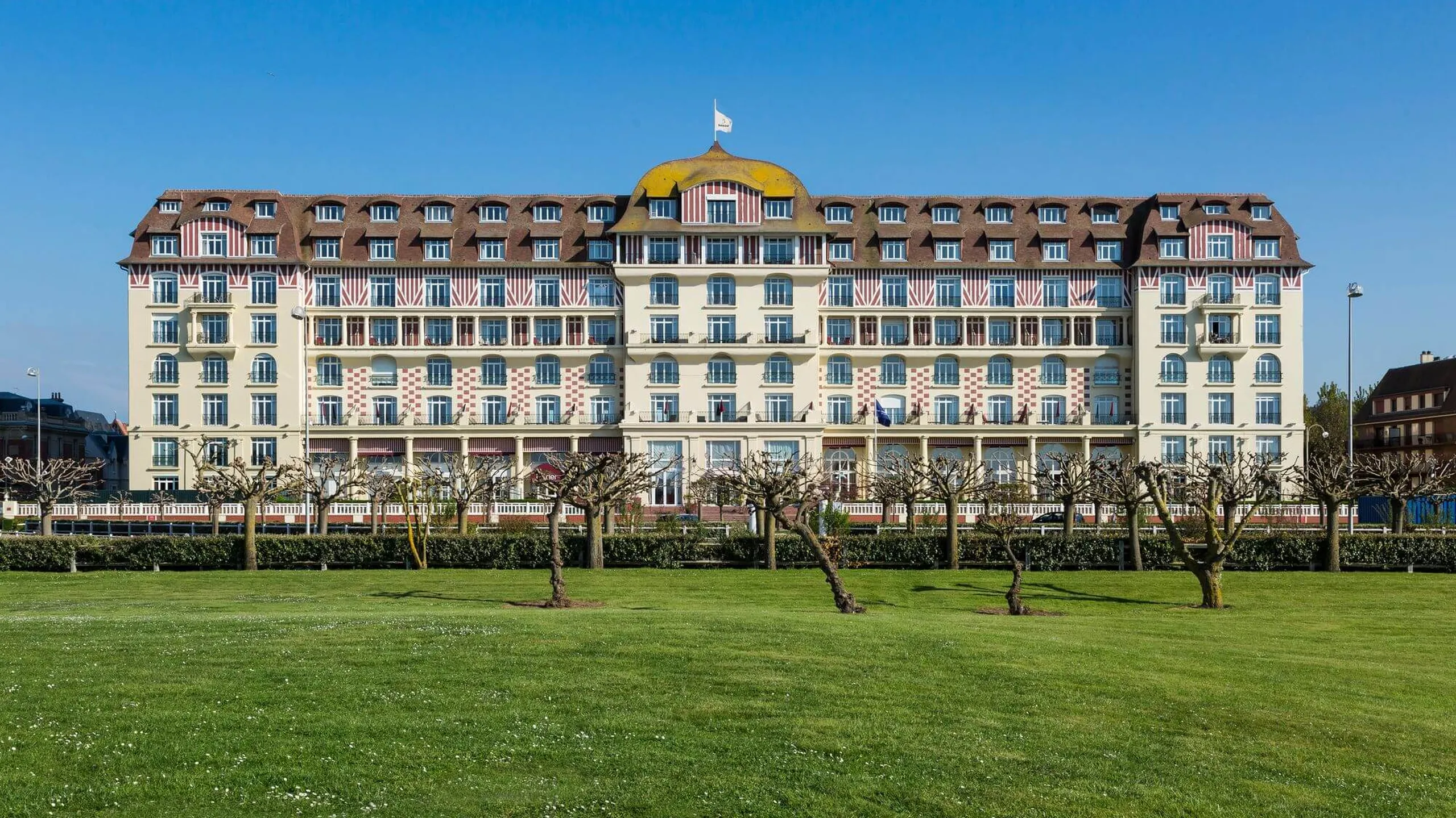 Façade de l'Hôtel Barrière Le Royal Deauville