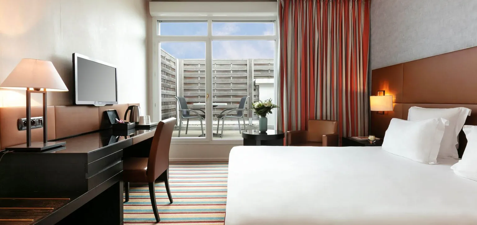 Enghien-les-bains Le Grand Hôtel vue de la chambre supérieure