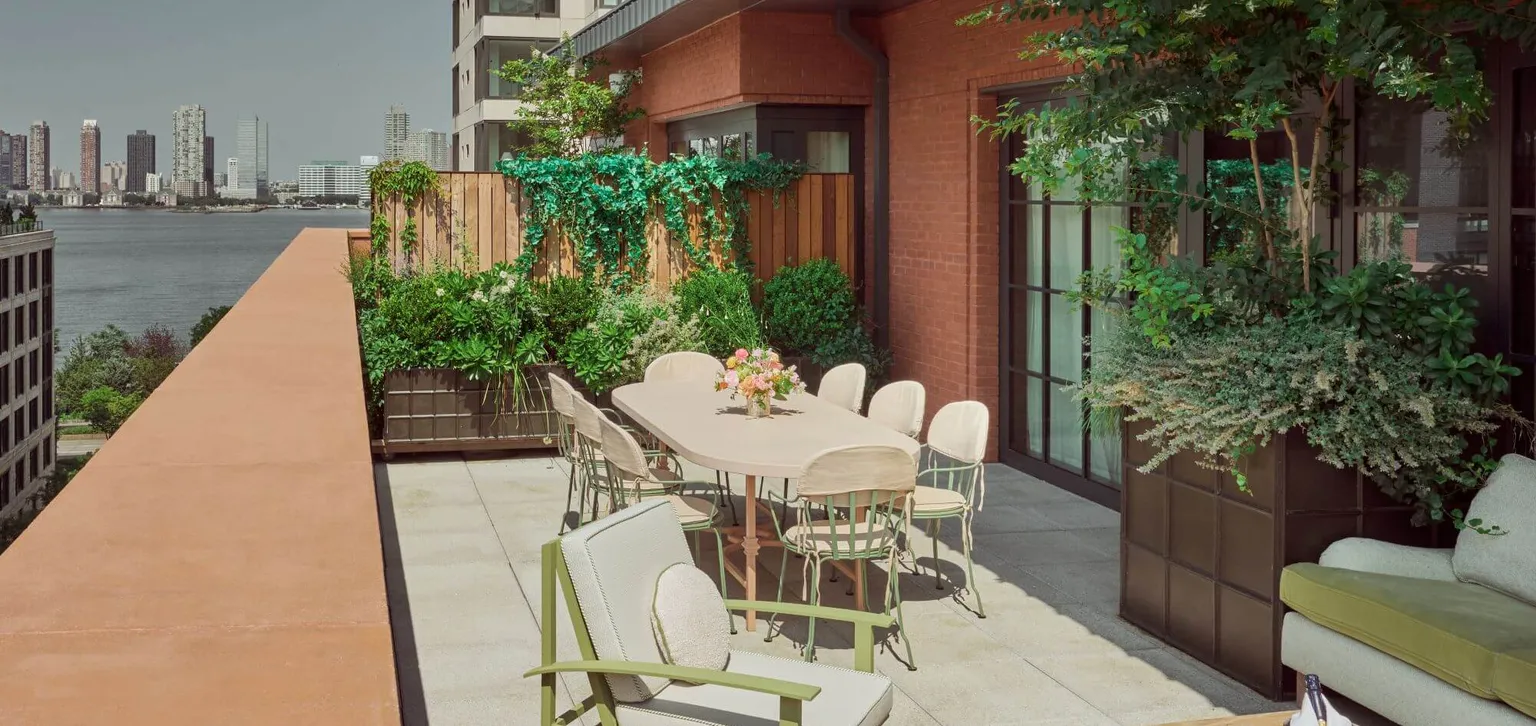 Terrasse et vue de la Tribeca terrace suite au Fouquet's New York