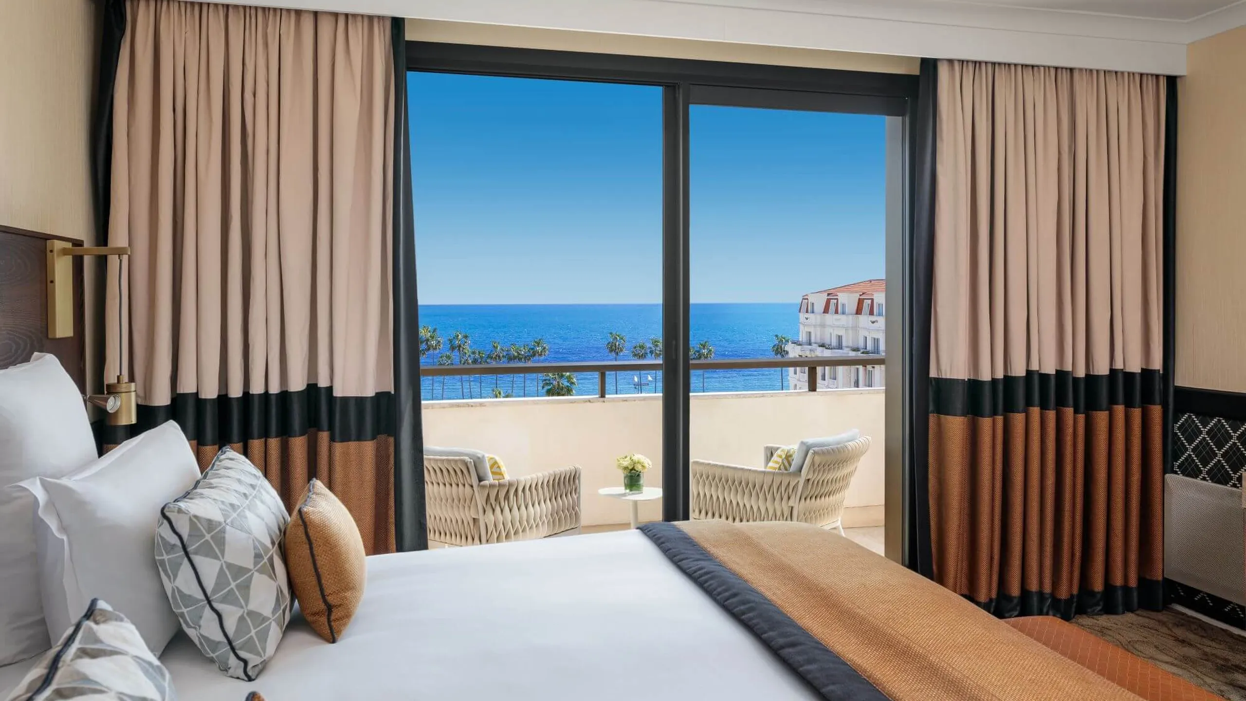 suite prestige terrasse vue mer à l'Hôtel Gray d'Albion Cannes
