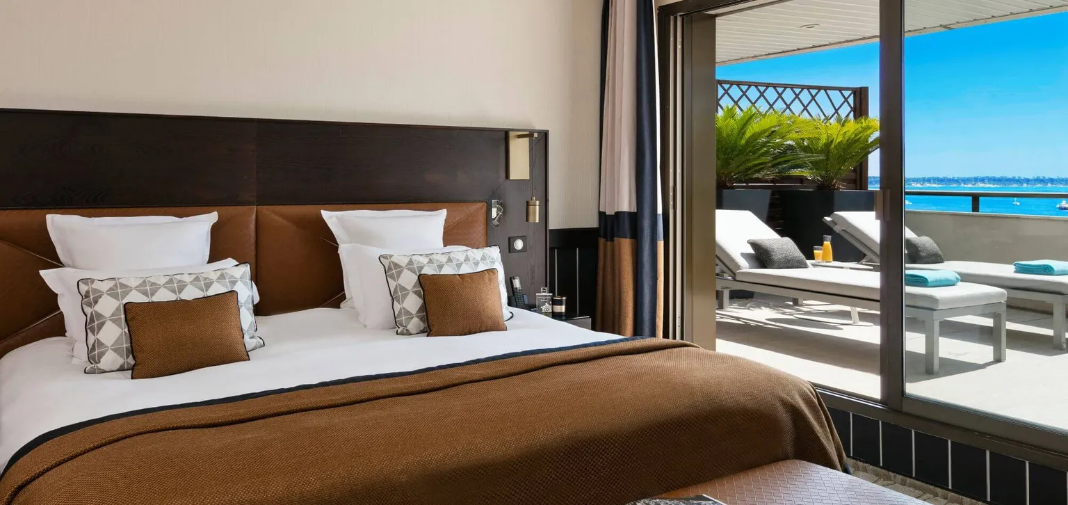 Cannes Suite Gray d'Albion Terrasse Vue Mer chambre