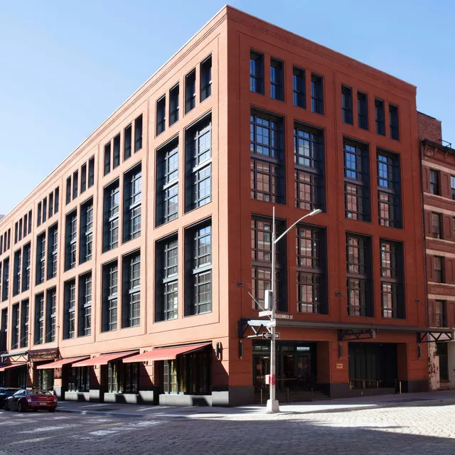 Façade de l'Hôtel Fouquet's à New York