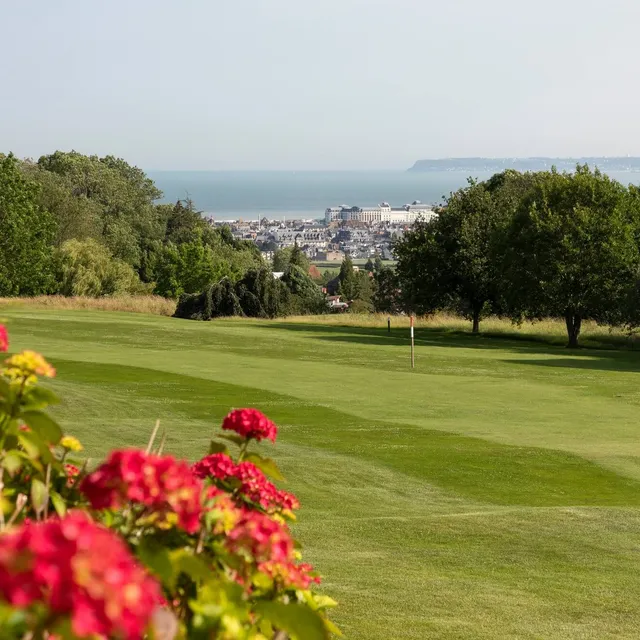 Le Golf Barrière Deauville entre campagne et mer