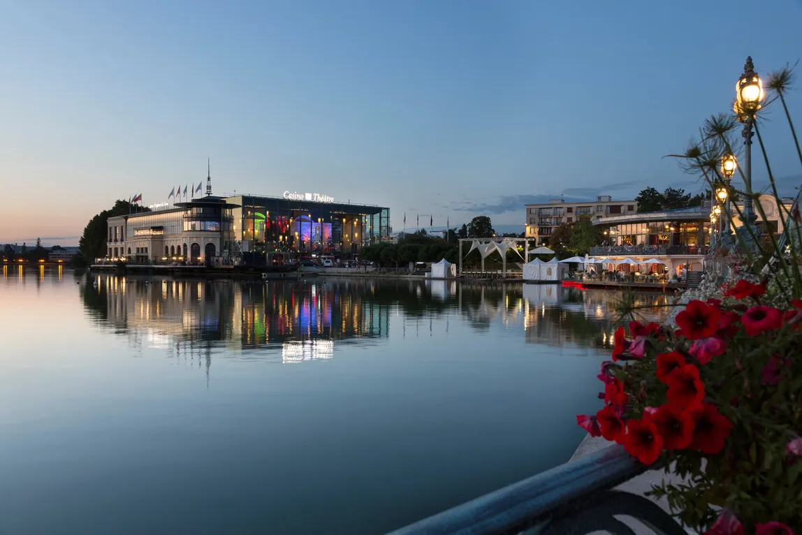 Fête de fin d'année, Le grand hôtel Enghien-les-Bains