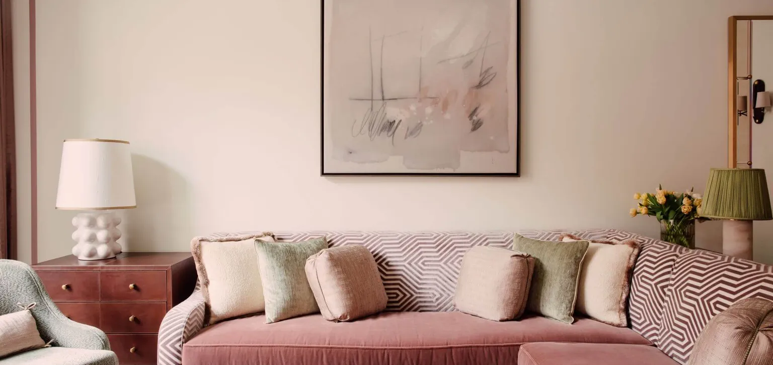 Espace salon de la Two-Bedroom Tribeca Corner Suite de hôtel Fouquet's New York