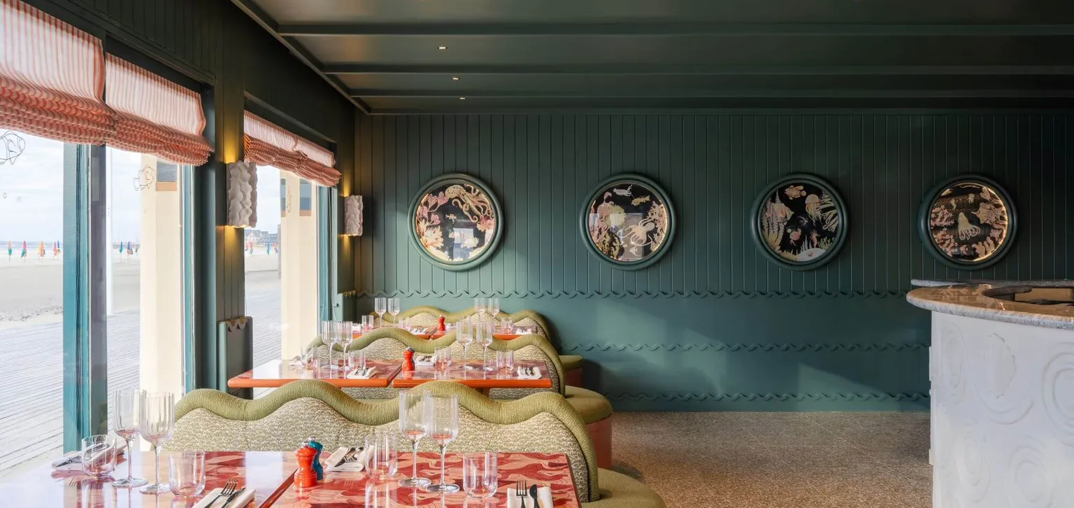 La salle du Bar de la Mer à Deauville