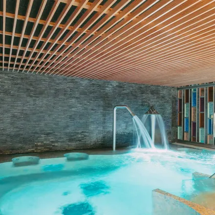 Bassin du Spa Diane Barrière à l'Hôtel Les Neiges Courchevel