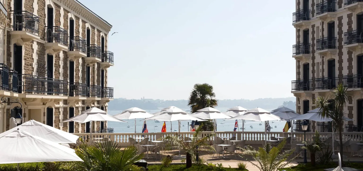 Dinard Le Grand Hôtel Façade Vue Mer