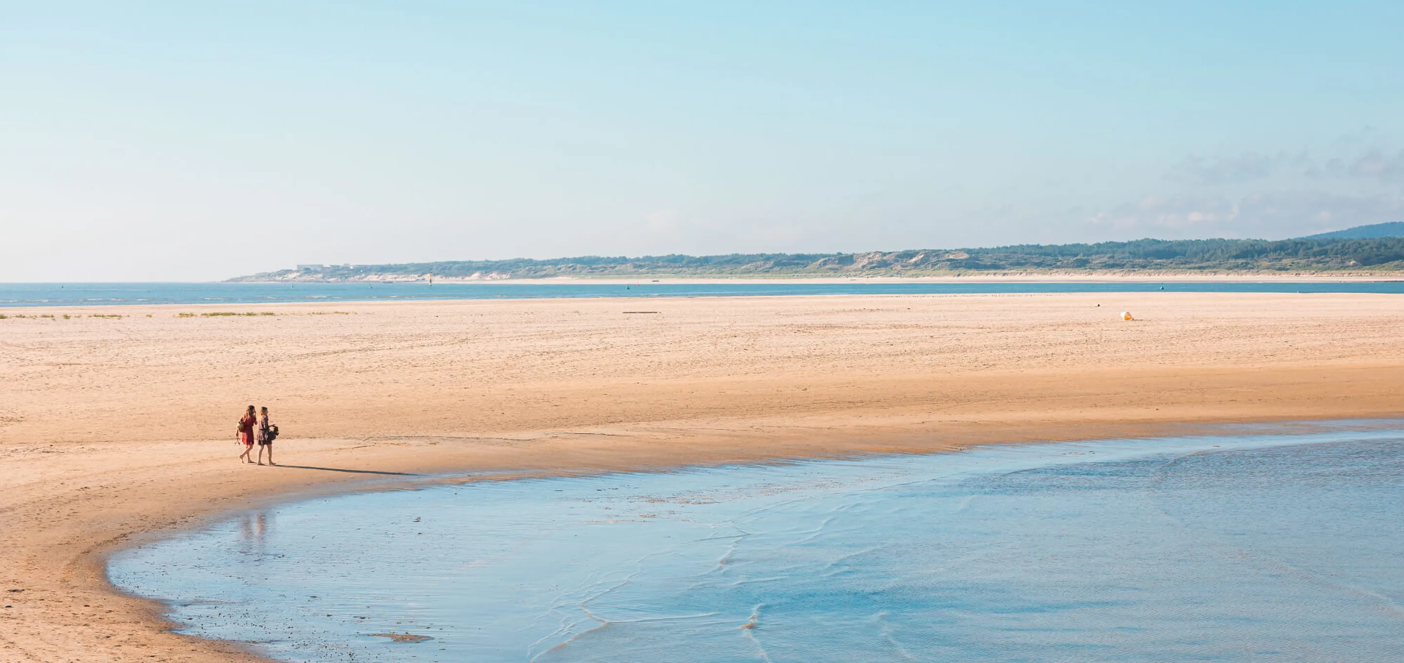 Marché local et Baie de Canche
