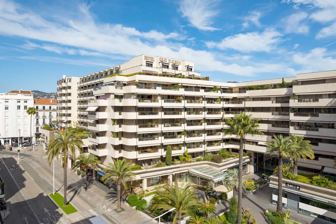 Cannes Le Gray d'Albion Façade de l'Hôtel