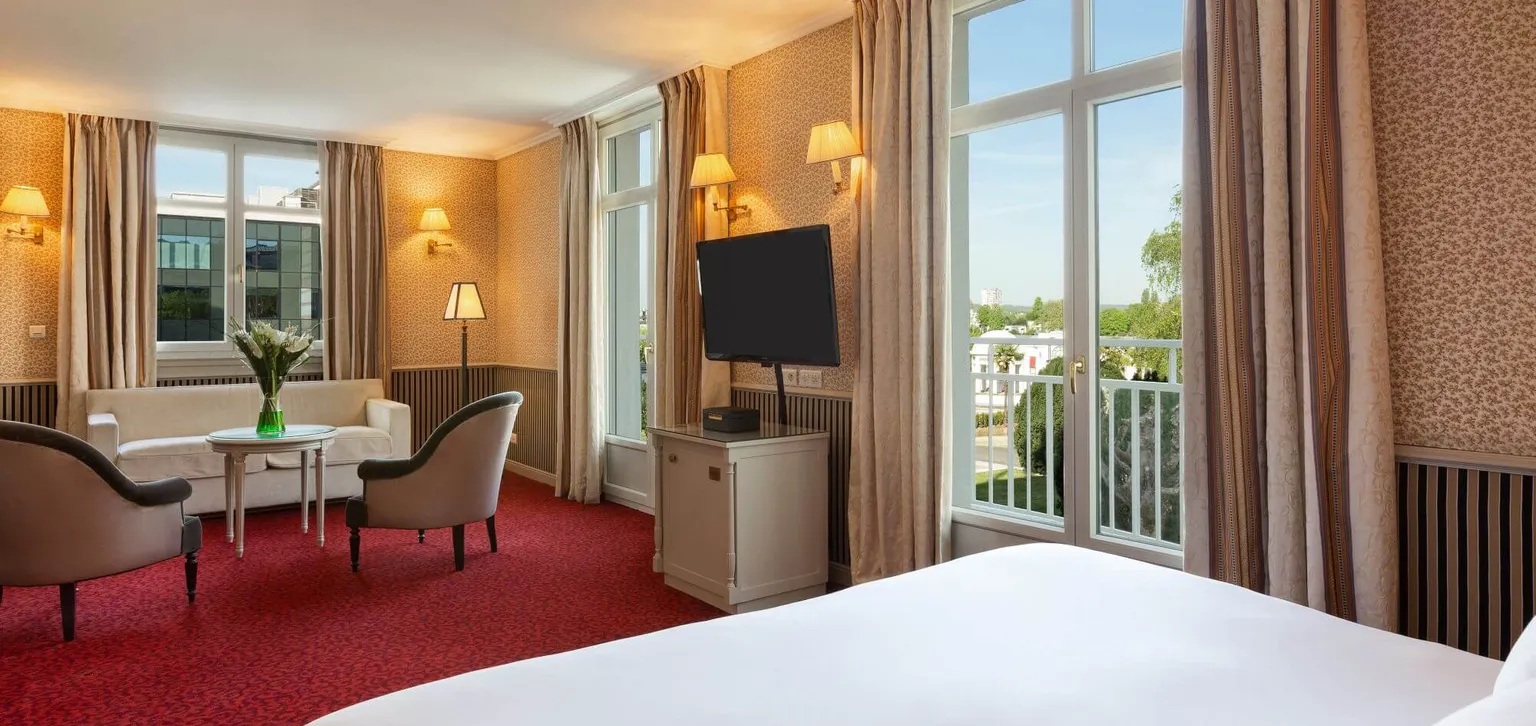 Enghien-les-bains Le Grand Hôtel la suite Deluxe côté lac