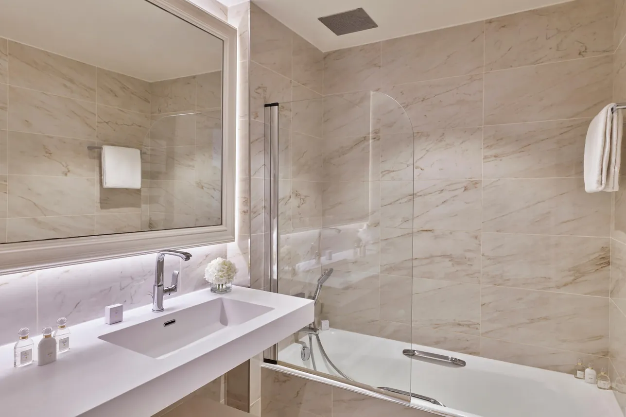 Chambre prestige mer terrasse, Salle de bain L'Hermitage