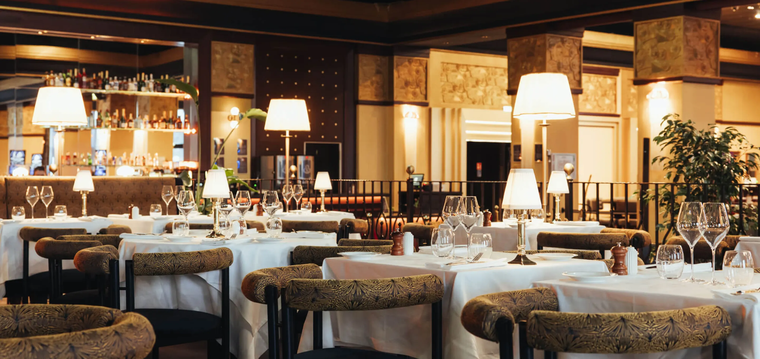 Tables au restaurant Le Baccara
