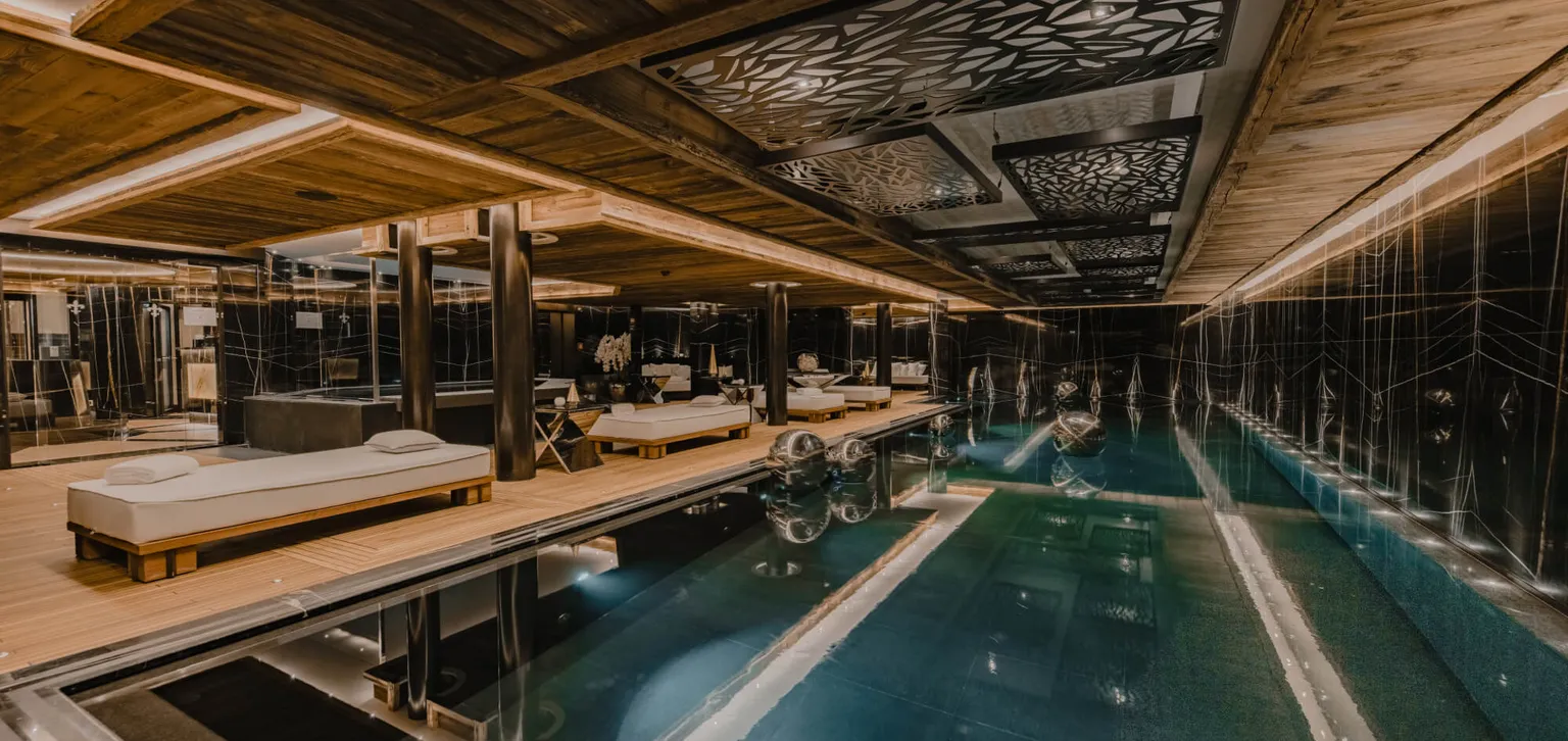 Hôtel Fouquet's Gstaad Spa, piscine intérieure
