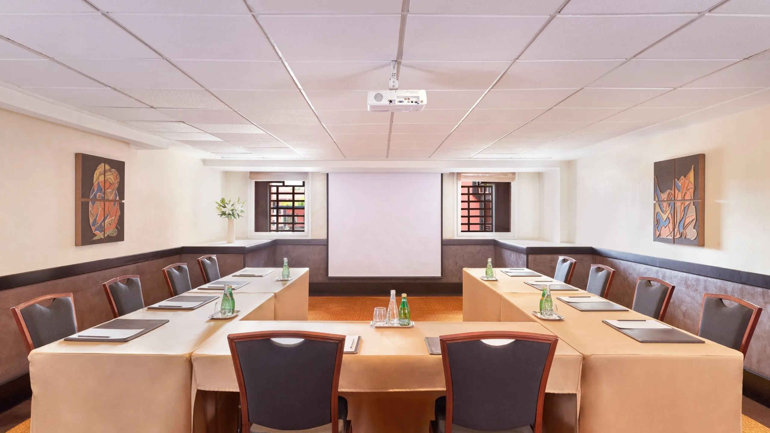 salle de séminaire à l'hôtel le naoura à marrakech