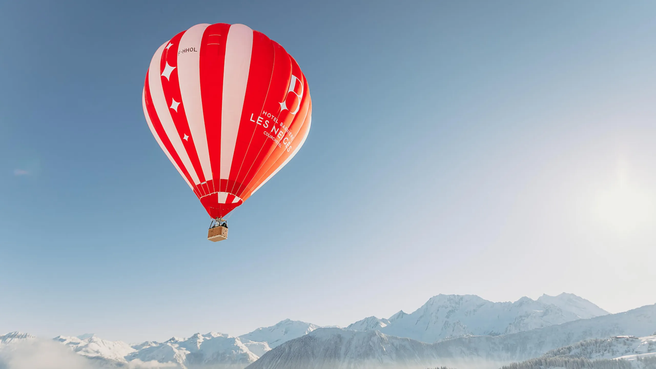 Montgolfière au dessus de Courchevel