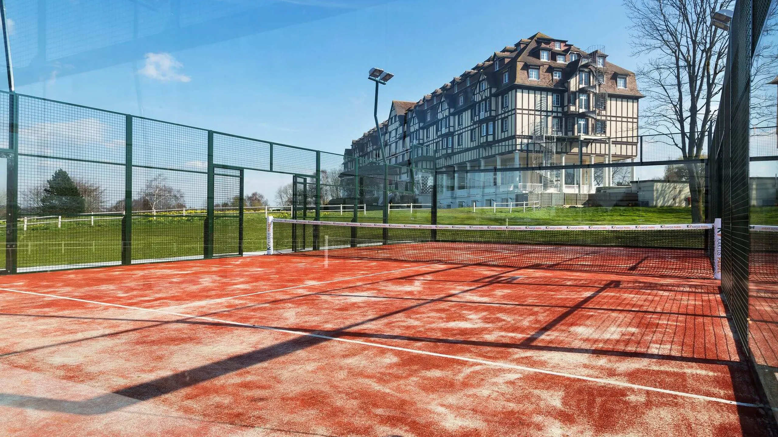 Le padel à l'Hôtel du Golf Deauville