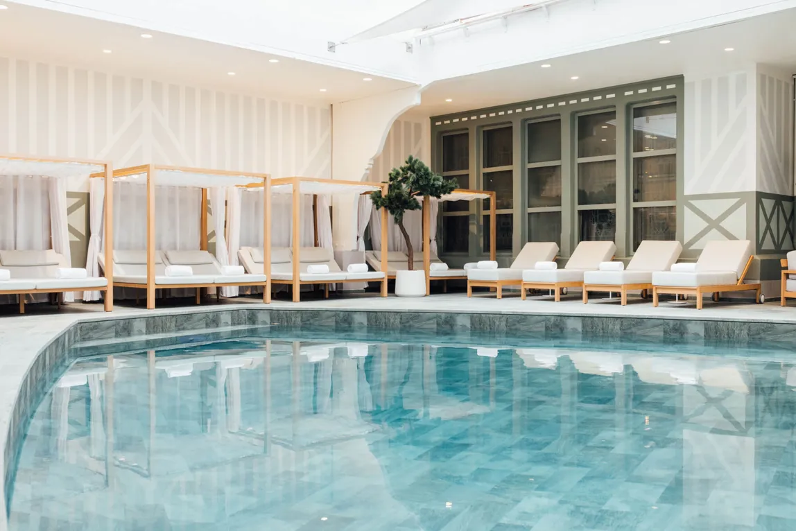 Piscine intérieure du Normandy