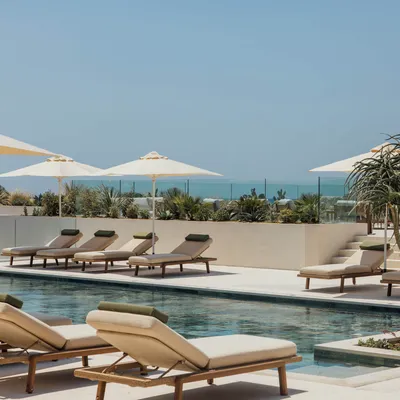 Journée piscine au Fouquet's Mykonos