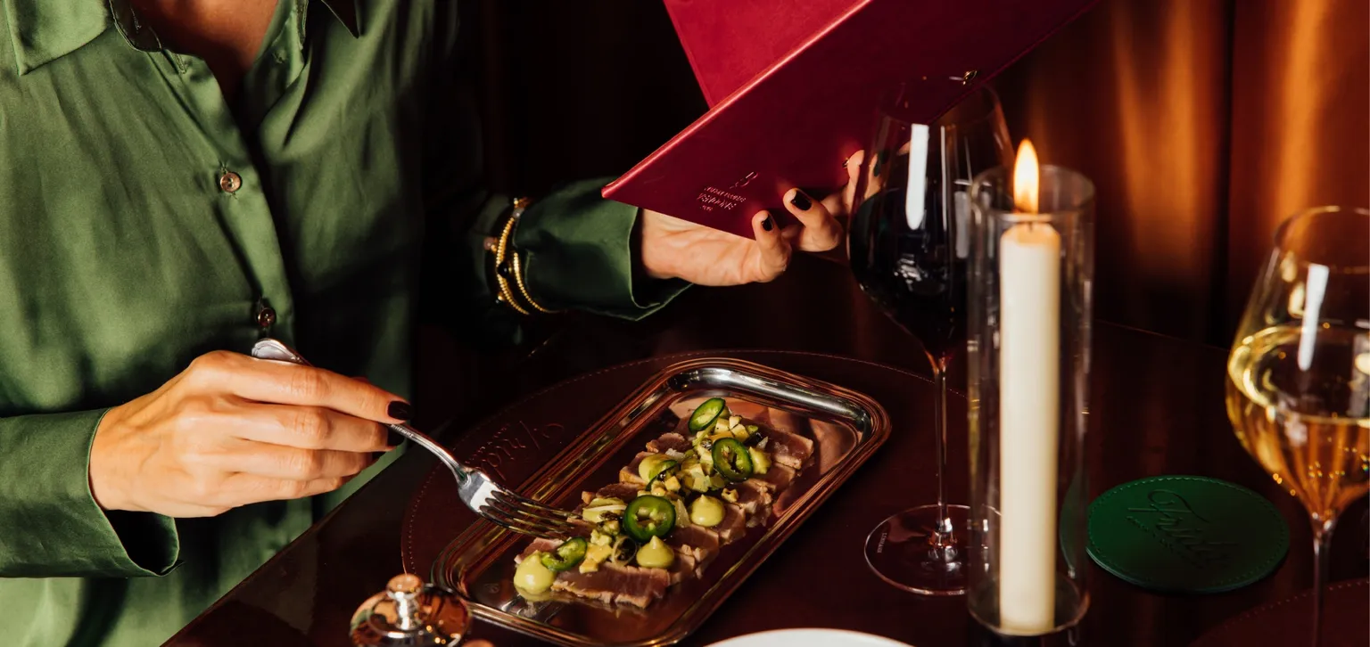 paris-mbv-frida-restaurant-dinner-mannequin