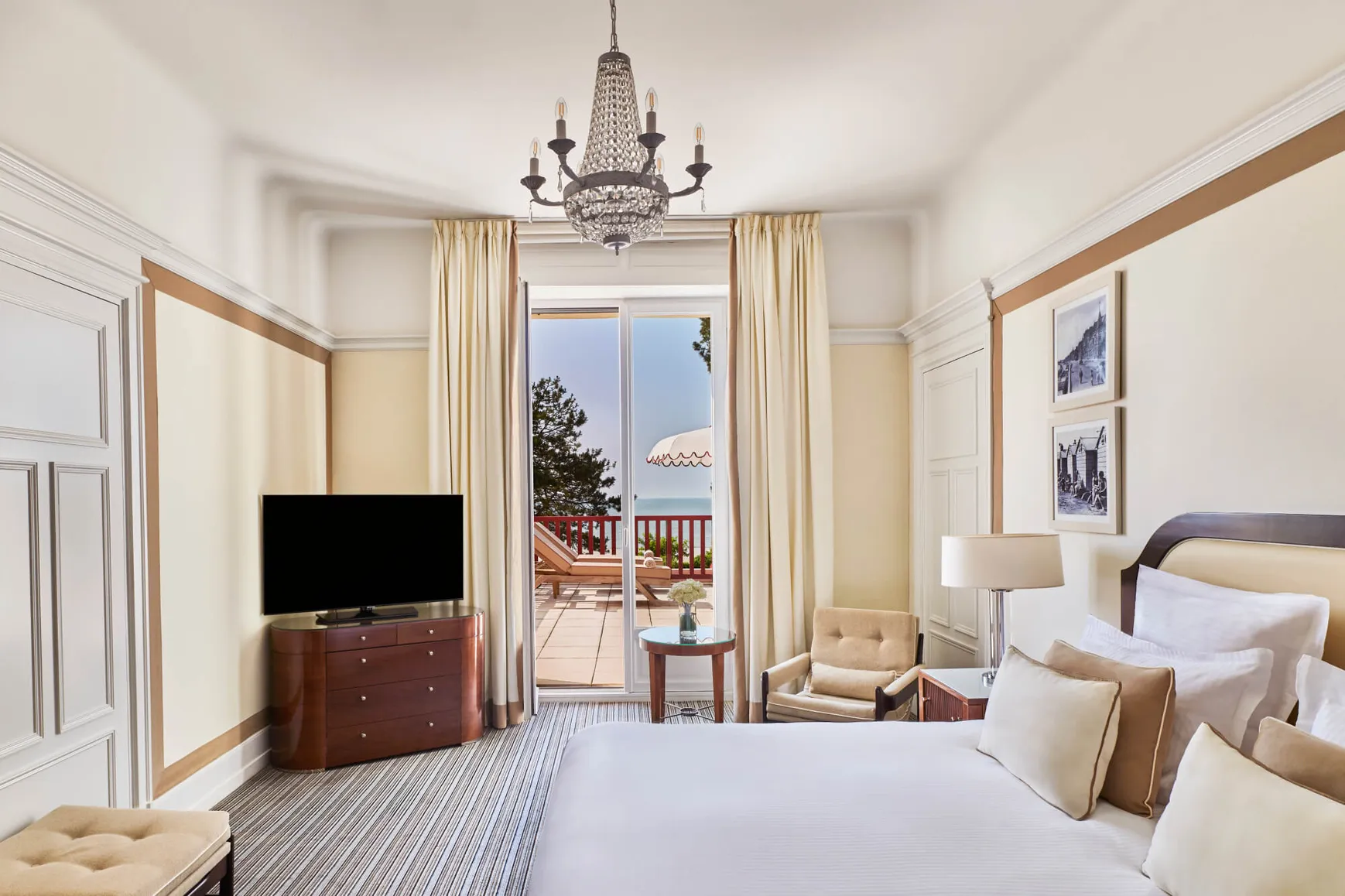 Chambre prestige mer terrasse L'Hermitage
