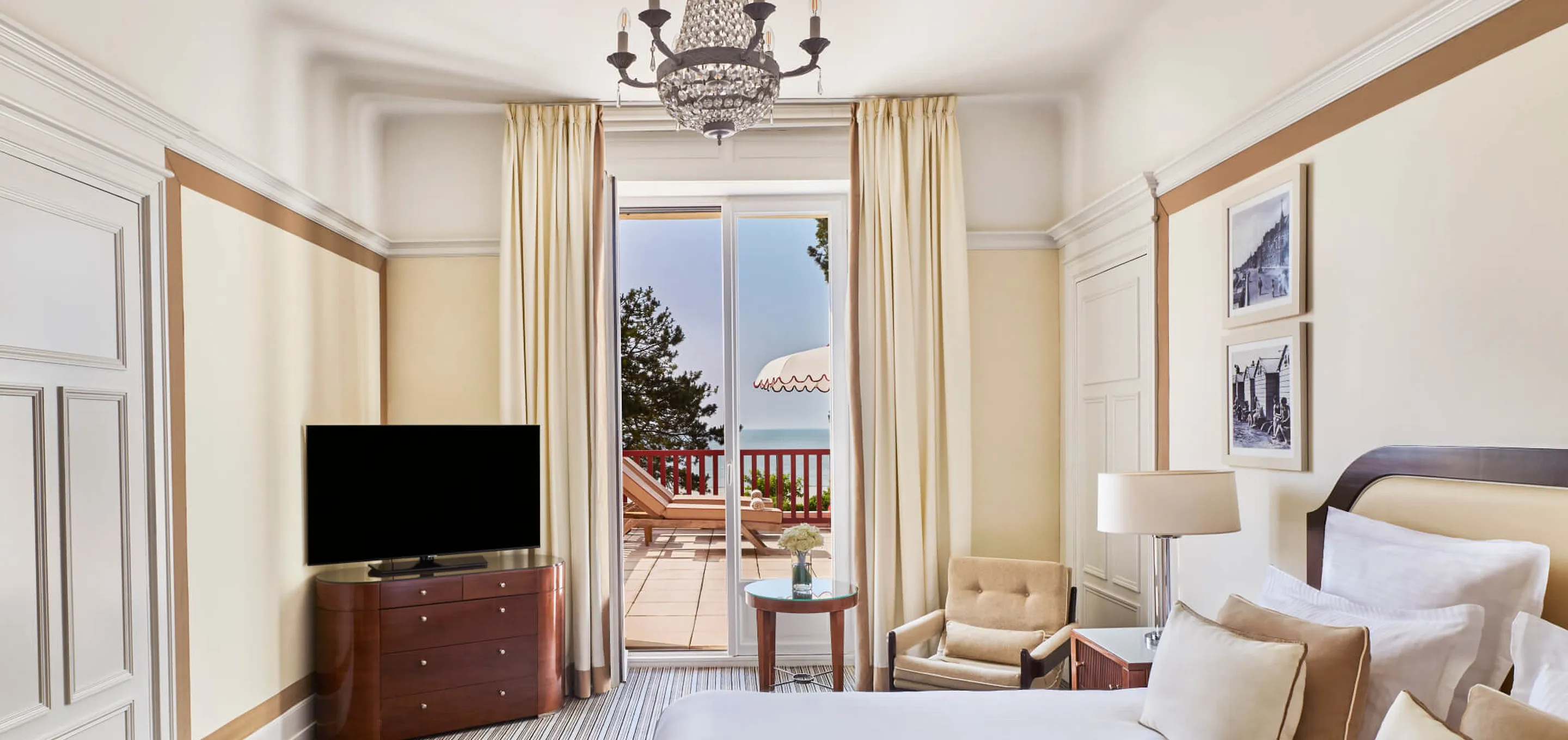 Chambre prestige mer terrasse L'Hermitage