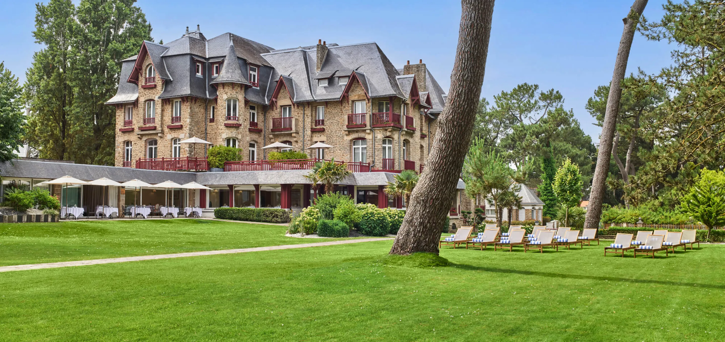 Vue de la façade de l'Hôtel Castel Marie-Louise
