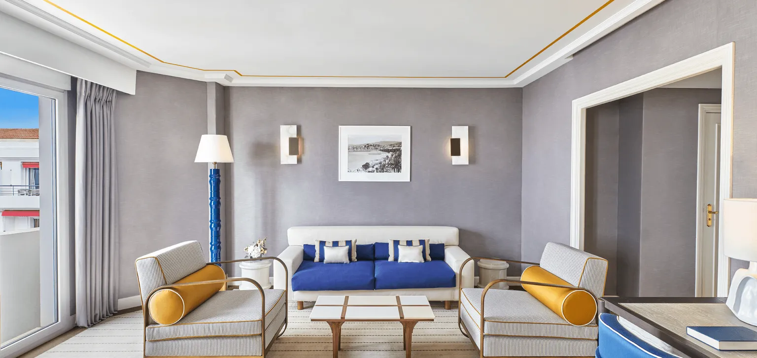 Salon Suite Supérieure Vue Partielle Mer Le Majestic Cannes