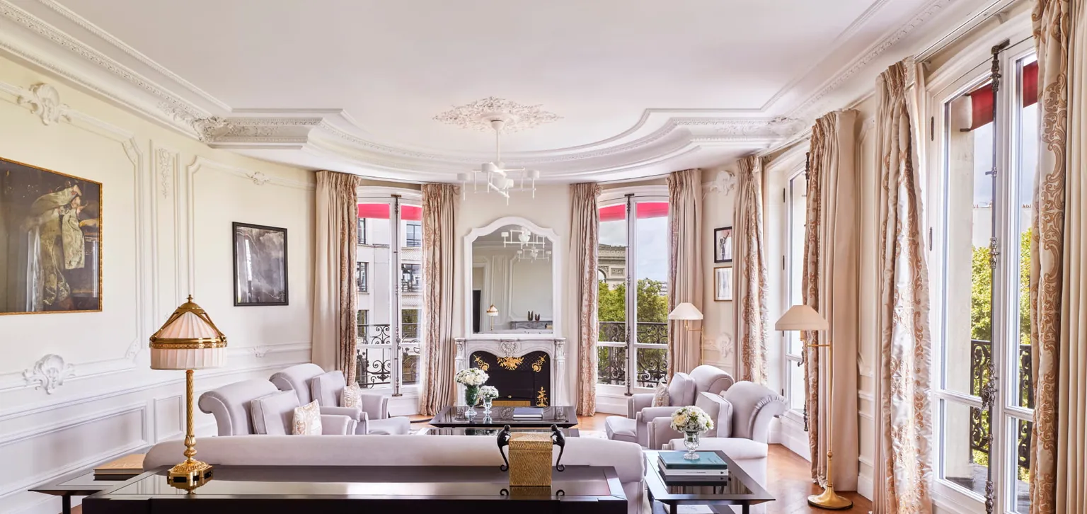 Suite Signature Arc de Triomphe Salon vue Arc de Triomphe