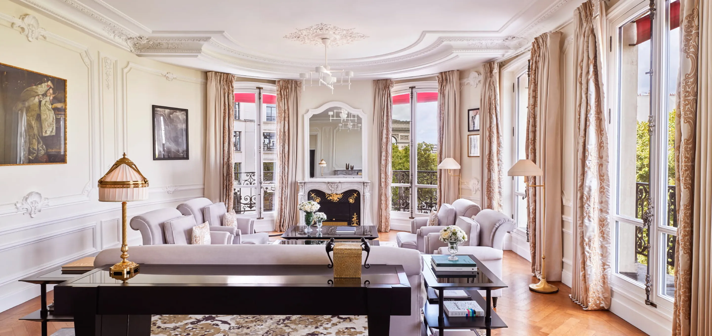 Suite Signature Arc de Triomphe Salon vue Arc de Triomphe