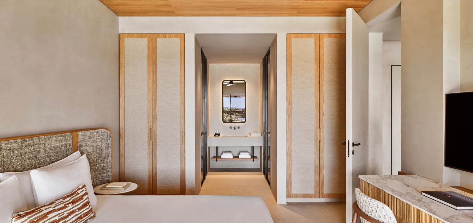 Suite Égéenne Deux Chambres Piscine Privée, Vue Mer - chambre et Salle de bain - Fouquet's Mykonos