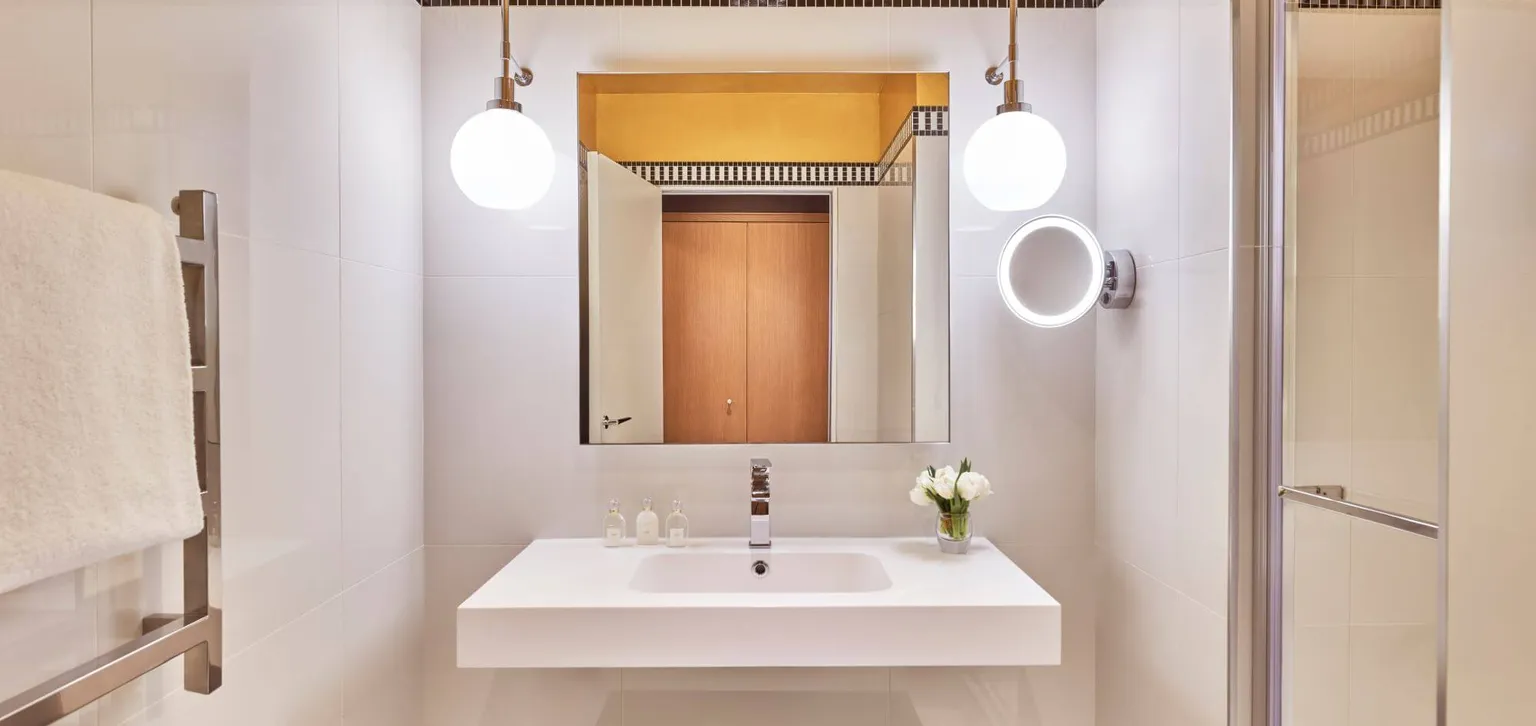 Salle de douche de la Chambre Supérieure de l'hôtel Westminster au Touquet