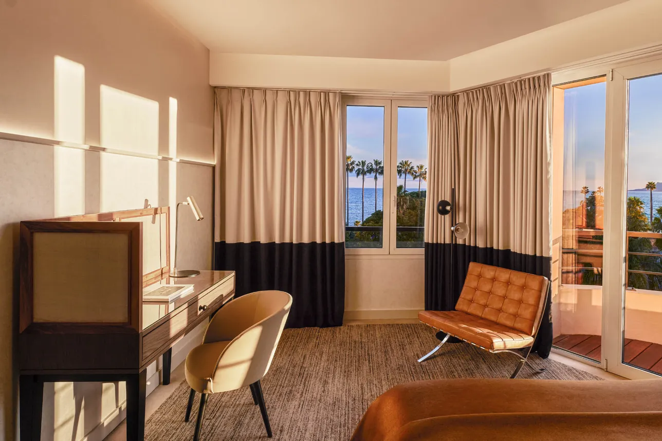 Bureau de la Suite Escale à l'Hôtel Barrière Le Majestic Cannes