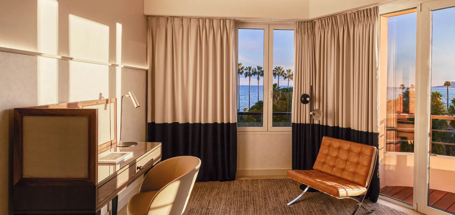 Bureau de la Suite Escale à l'Hôtel Barrière Le Majestic Cannes