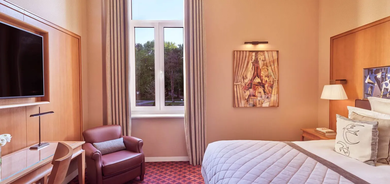 Chambre Supérieure Rouge Basque de l'hôtel Westminster au Touquet