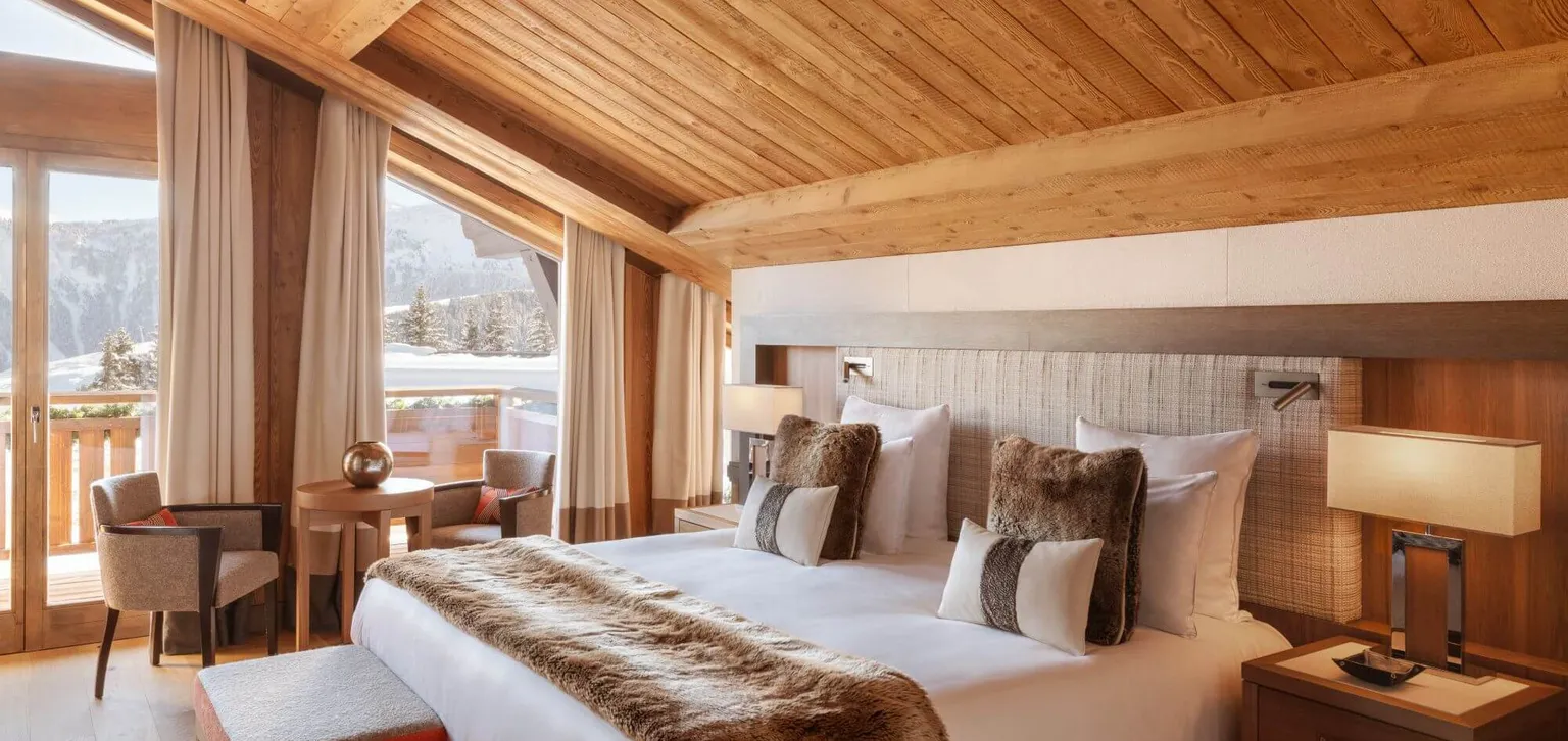 Chambre prestige vue montagne bout de lit, Courchevel, Hôtel Les Neiges