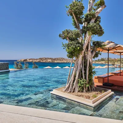 ROKA Restaurant avec piscine Fouquet's Mykonos